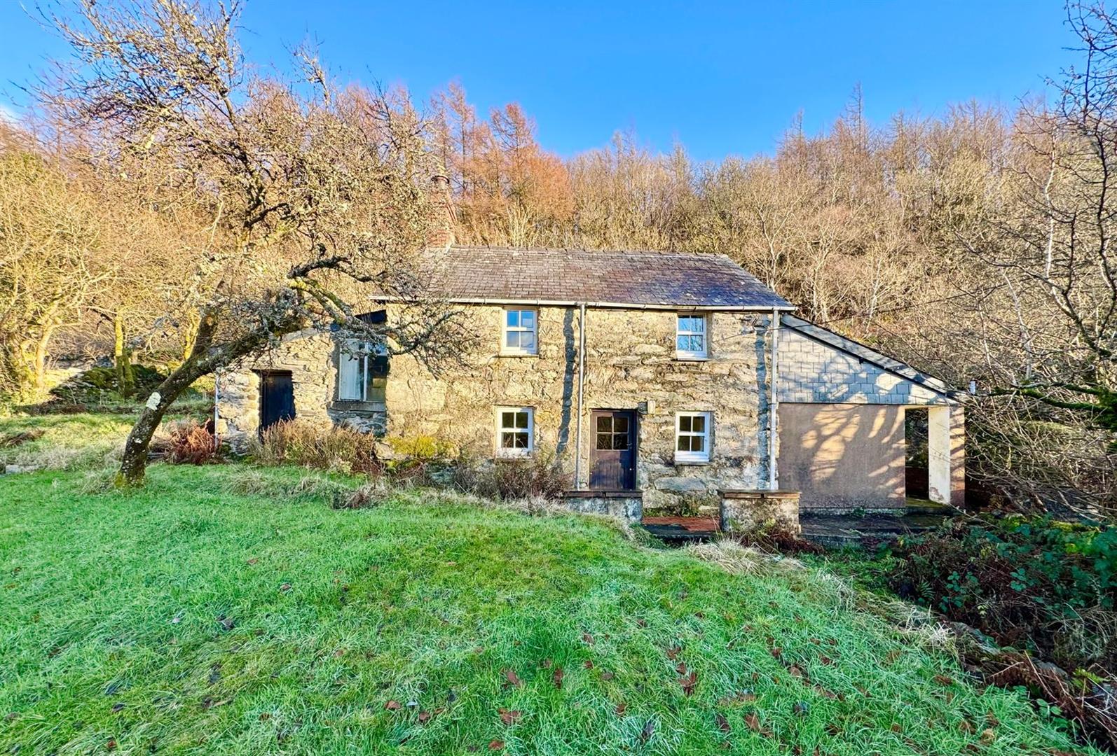 PHOTO-2025-11-25-22-05-53 (4).jpg